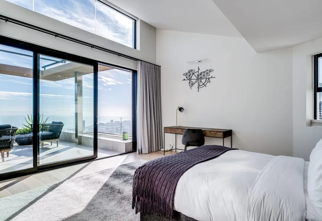 240-Ocean-View-Drive-Bantry-Bay-Villa-32-1090×750