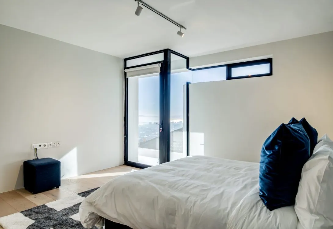 240-Ocean-View-Drive-Bantry-Bay-Villa-5-1090×750