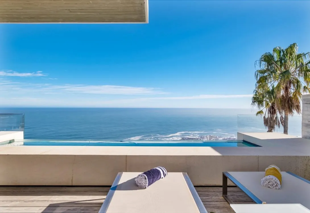 262-Ocean-View-Drive-Bantry-Bay-Villa-9-1090×750