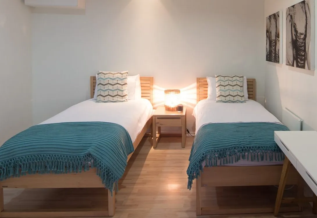 48-Sunset-Ave-Llandudno-Villa-Rental-23-1090×750