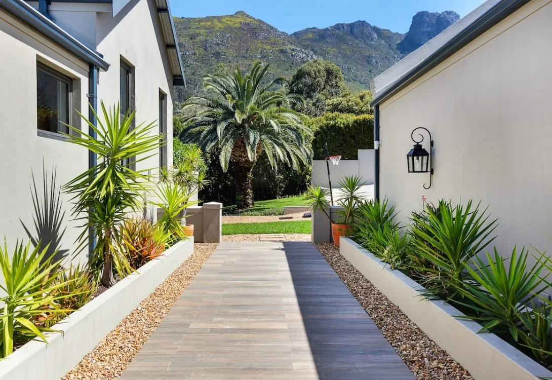 9-Montrose-Terrace-Constantia-32-1090×750