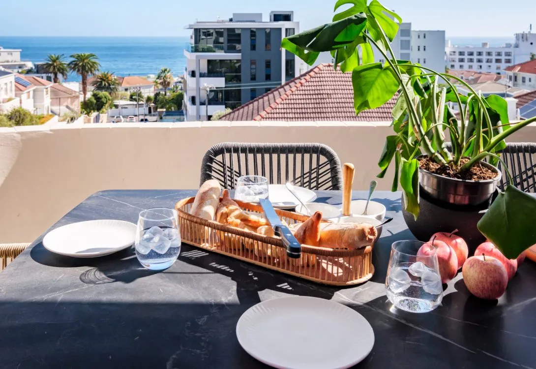 Alanda-Jocyn-Court-Bantry-Bay-Rental-33-1090×750