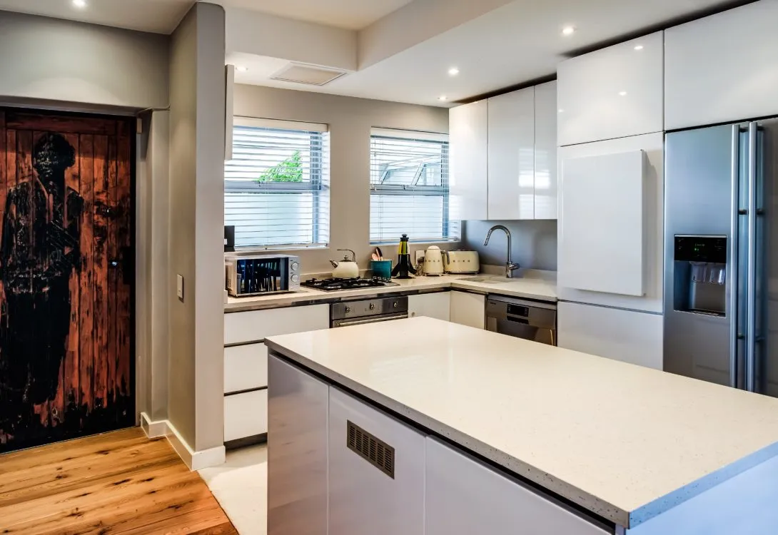 Aretzi1-Florentia-329-Beach-Road-Bantry-Bay-11-1090×750