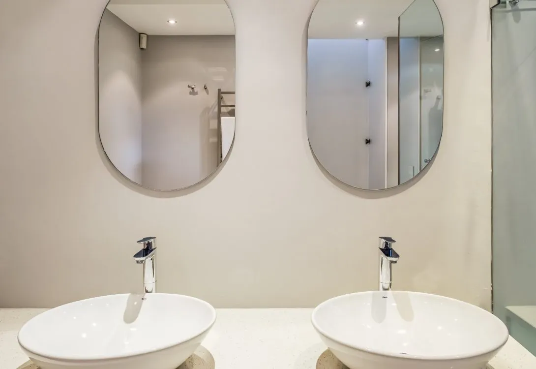 Aretzi1-Florentia-329-Beach-Road-Bantry-Bay-3-1090×750