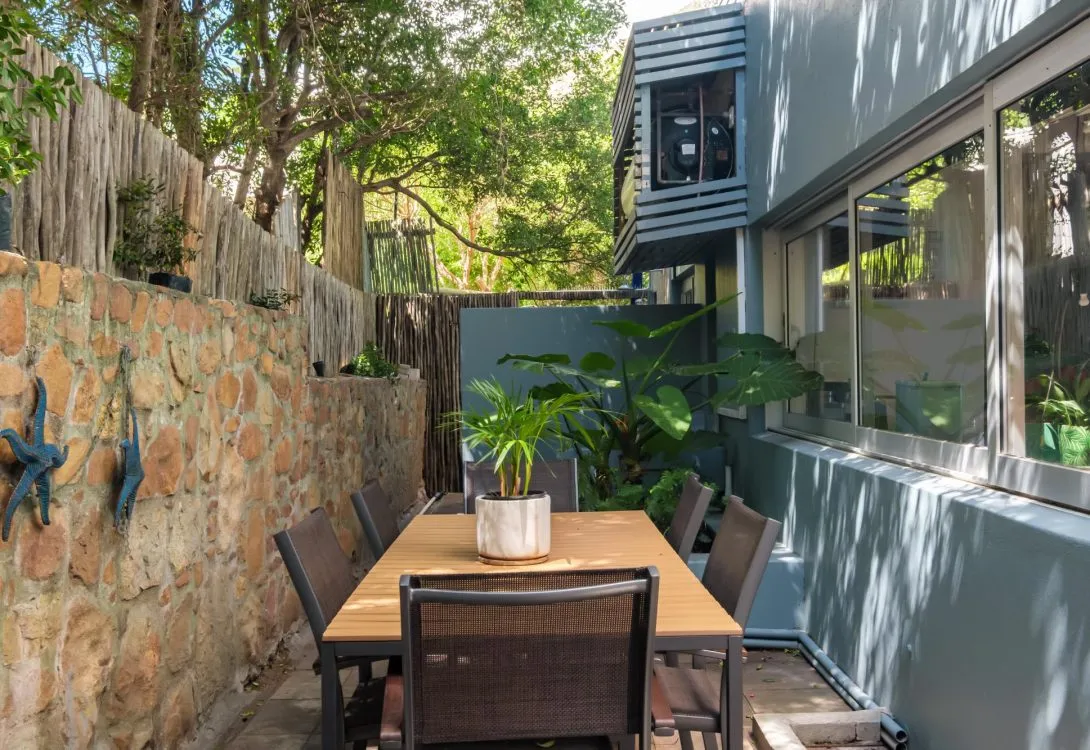 Backline-Views-Llandudno-rental-1-27-1090×750