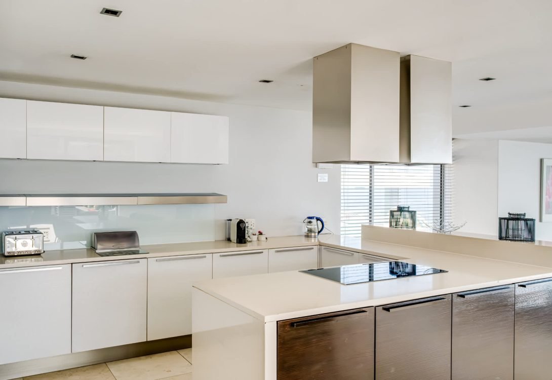 Blue-Ocean-Penthouse-Camps-Bay-Blue-Views-0-1-1090×750