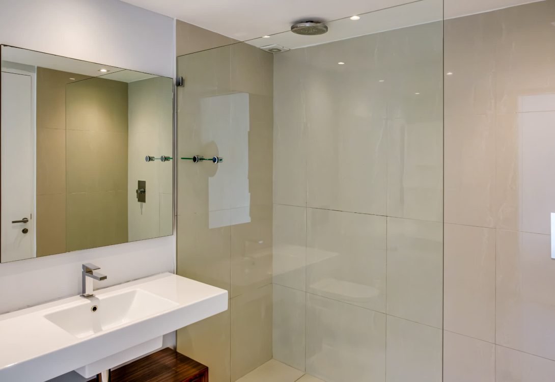 Blue-Ocean-Penthouse-Camps-Bay-Blue-Views-2-1-1090×750