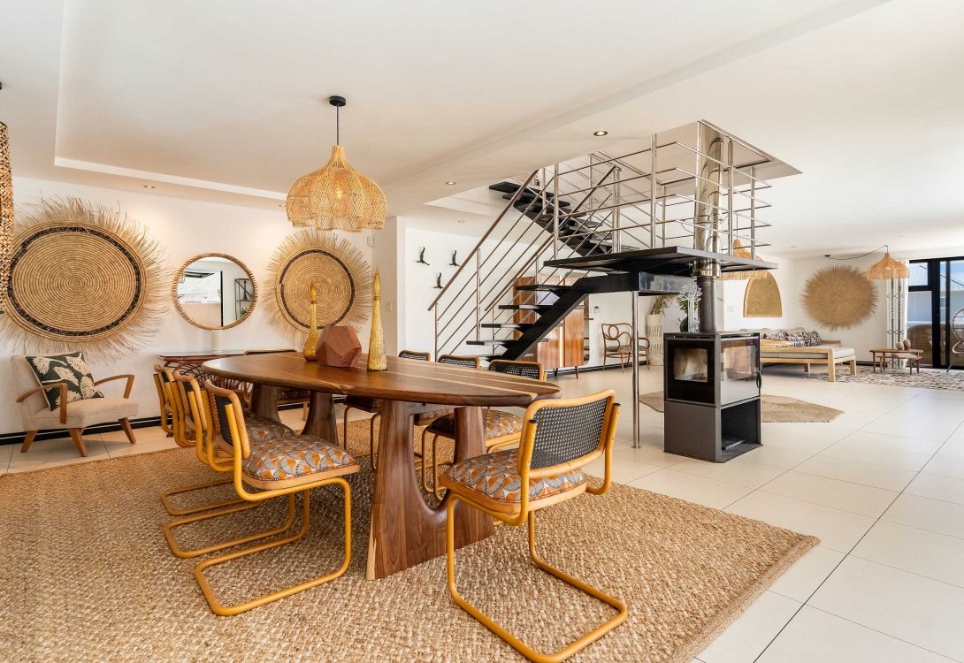 Cape-House-Camps-Bay-Sleeps-10-Pool-Views-BBQ-34-1090×750