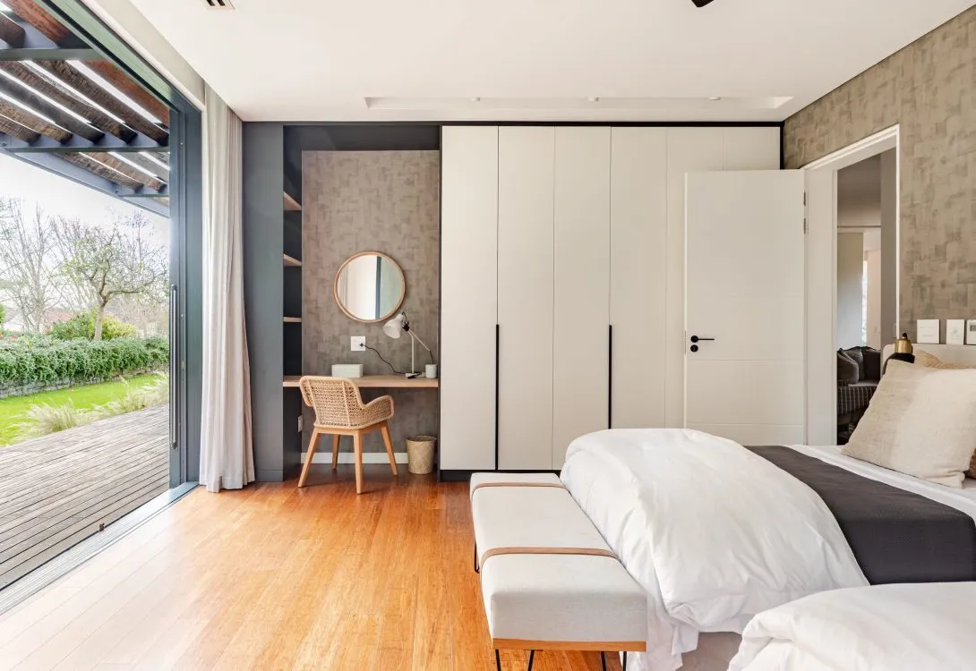 Contemporary-Luxury-Villa-in-Constantia-Number-44-22-1090×750