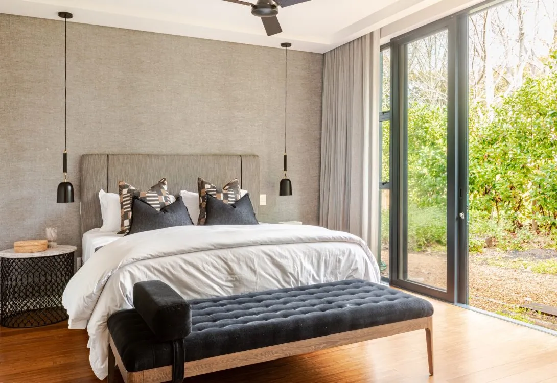 Contemporary-Luxury-Villa-in-Constantia-Number-44-39-1090×750