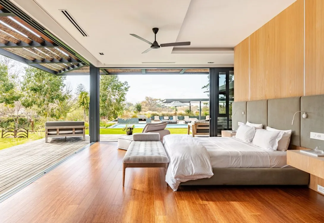 Contemporary-Luxury-Villa-in-Constantia-Number-44-47-1090×750