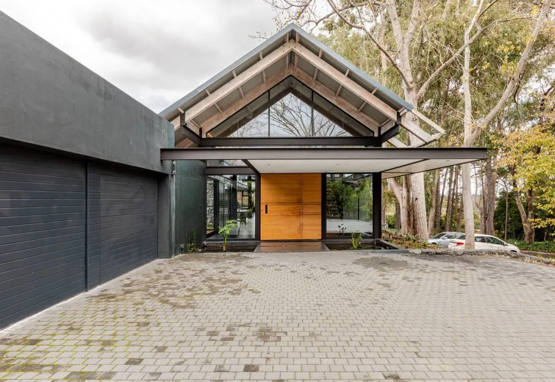 Contemporary-Luxury-Villa-in-Constantia-Number-44-54-1090×750