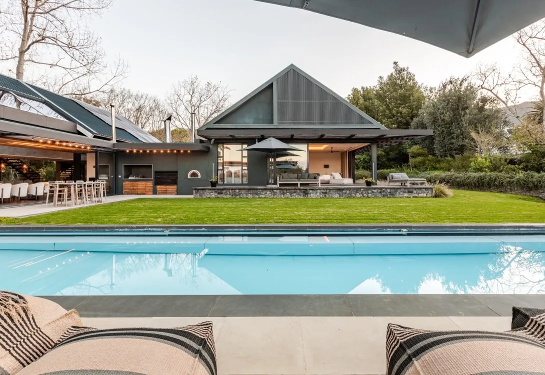 Contemporary-Luxury-Villa-in-Constantia-Number-44-63-1090×750