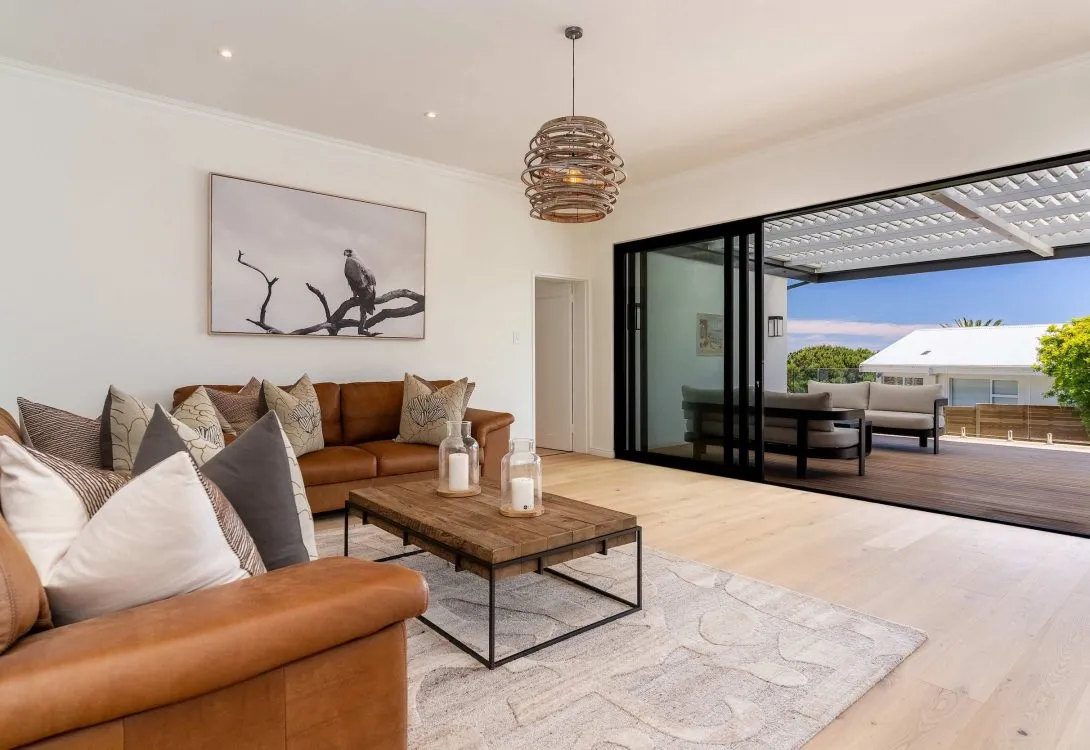 Crystal-Bay-Villa-Pool-Views-Luxury-Living-20-1090×750