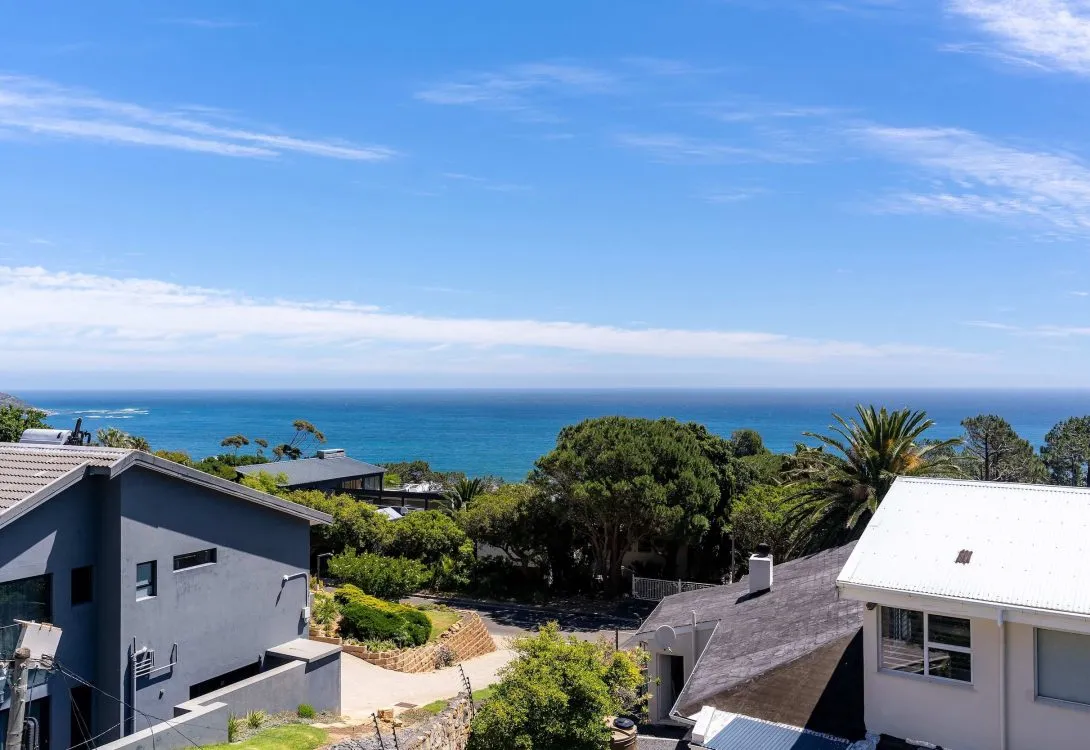 Crystal-Bay-Villa-Pool-Views-Luxury-Living-28-1090×750