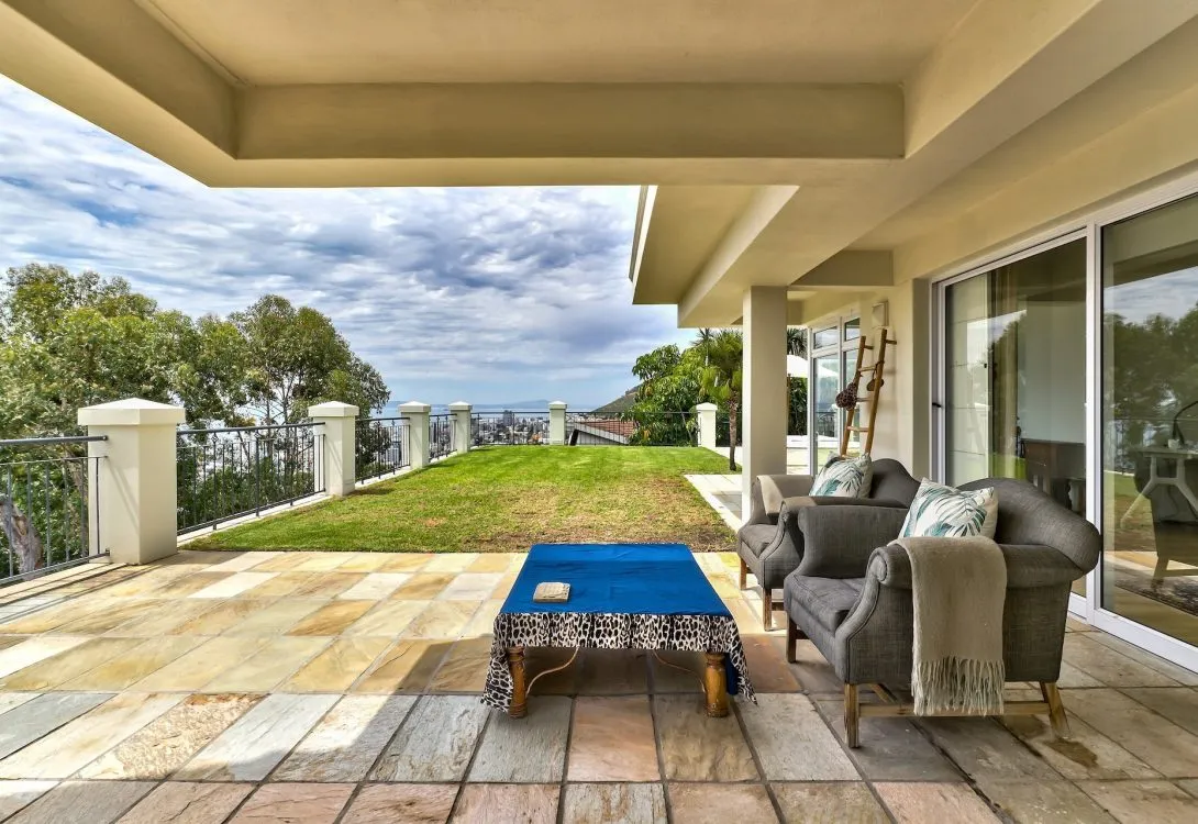 De-Wet-Rd-Villa-Bantry-Bay-La-Luna-42-1090×750