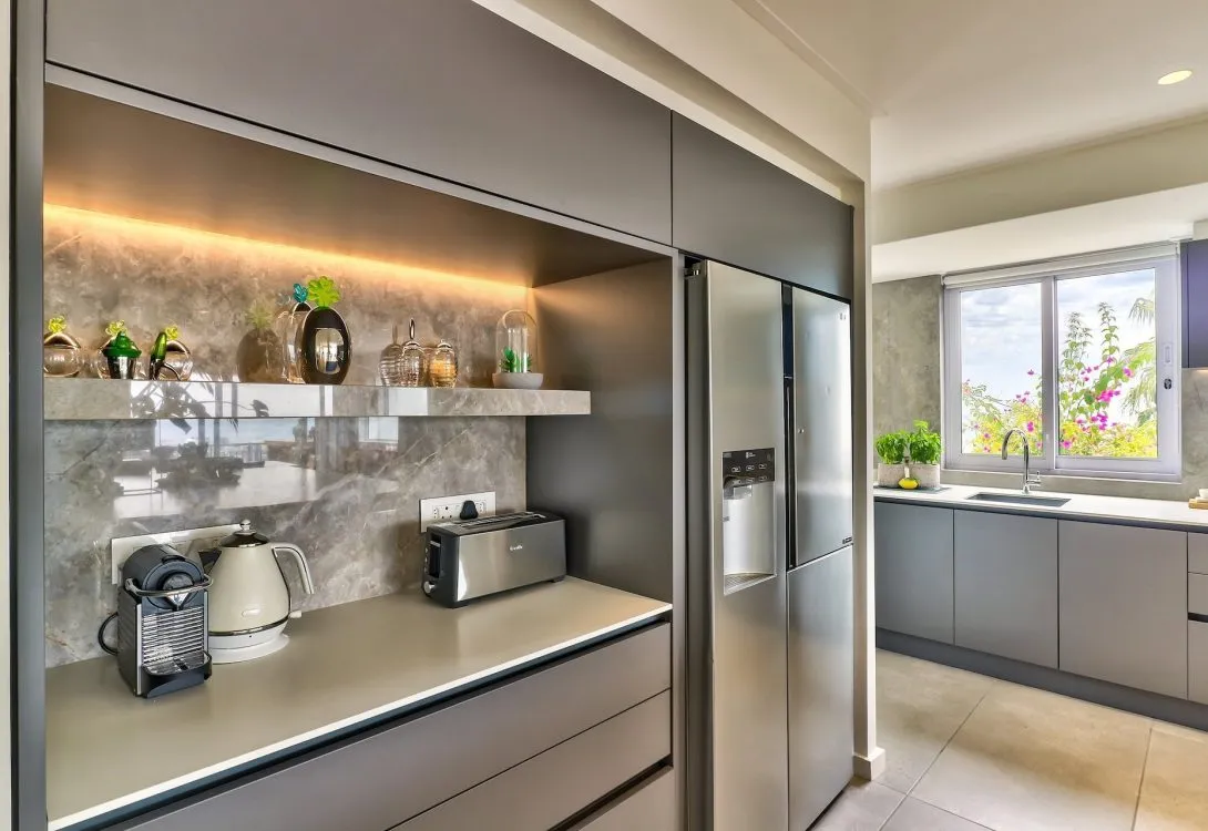 De-Wet-Rd-Villa-Bantry-Bay-La-Luna-6-1090×750