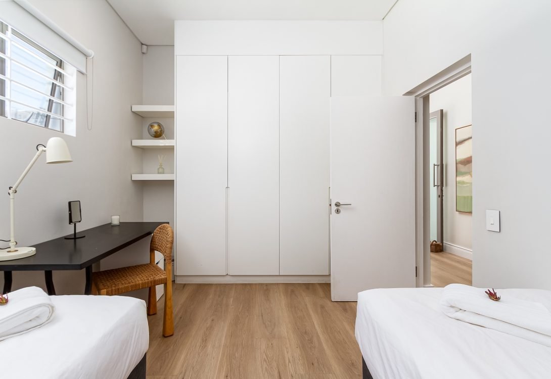 Elegant-Sea-Point-Oasis-with-Heated-Pool-13-1090×750