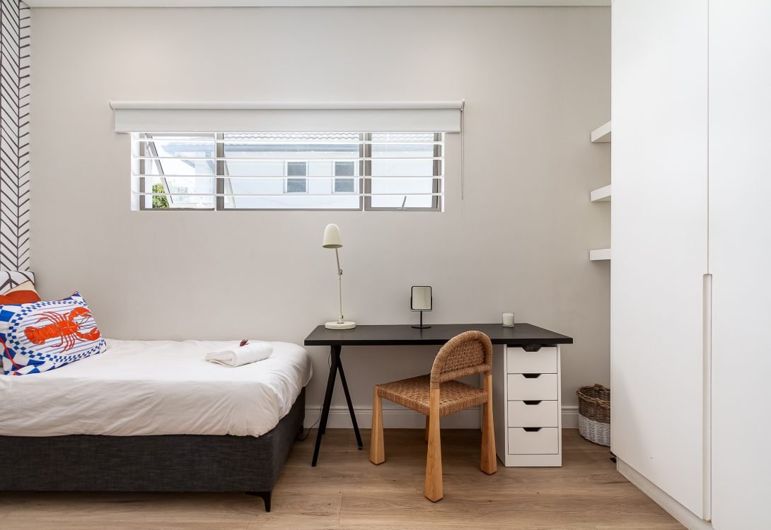 Elegant-Sea-Point-Oasis-with-Heated-Pool-26-1090×750