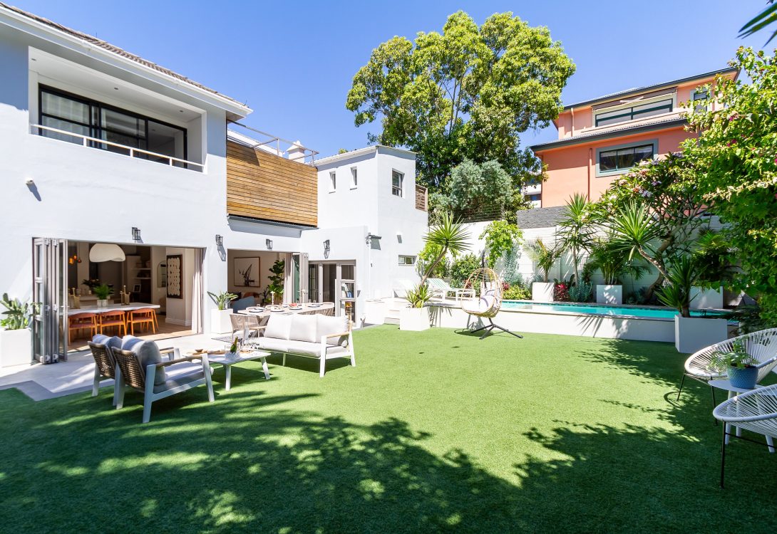 Elegant-Sea-Point-Oasis-with-Heated-Pool-27-1090×750