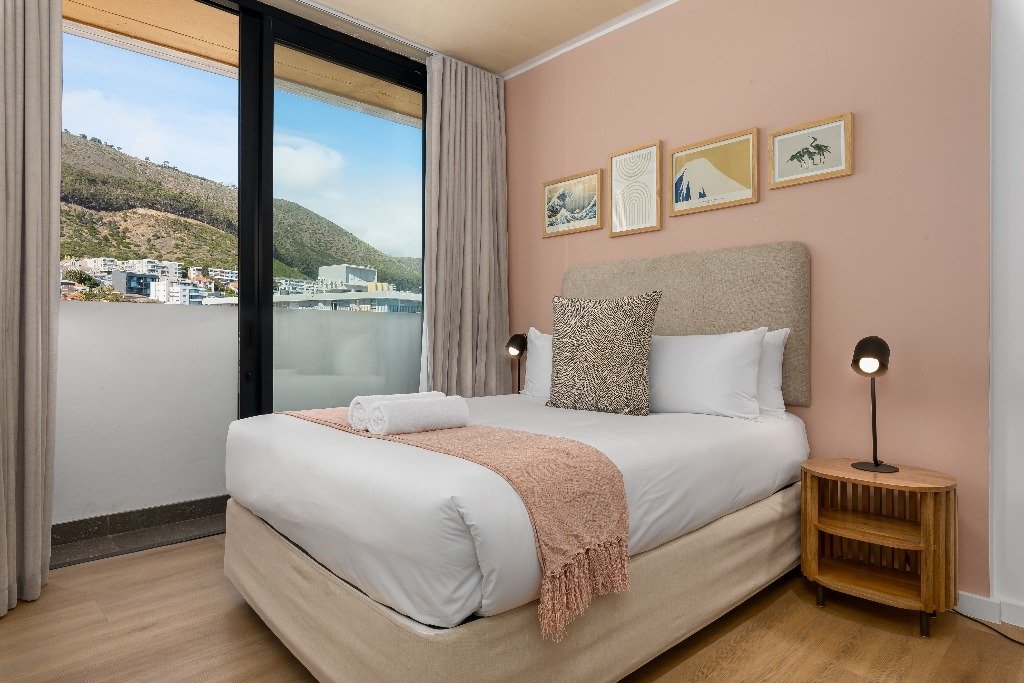 Eleve-602-Sea-Point-Apt-Views-Pool-Gym-12