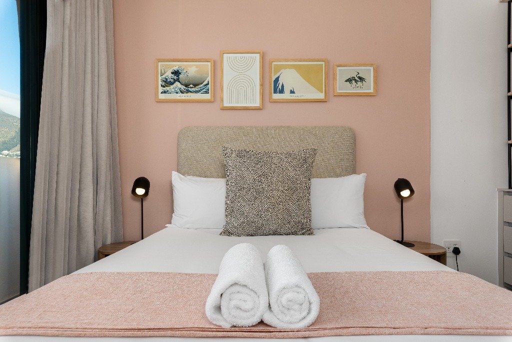 Eleve-602-Sea-Point-Apt-Views-Pool-Gym-9