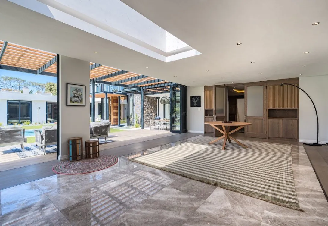 Harmony-Point-Tranquil-Villa-with-an-Eastern-Touch-15-1090×750