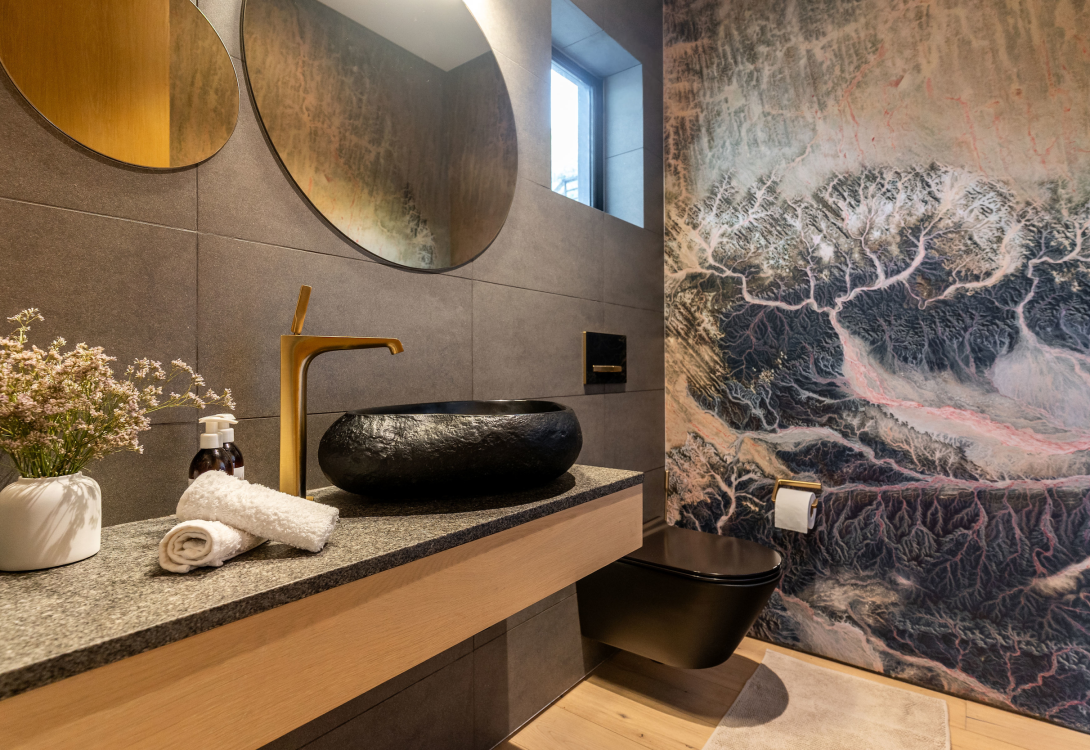 Hill-House-Heated-Infinity-Pool-Kids-Paradise-Llandudno-34-1090×750