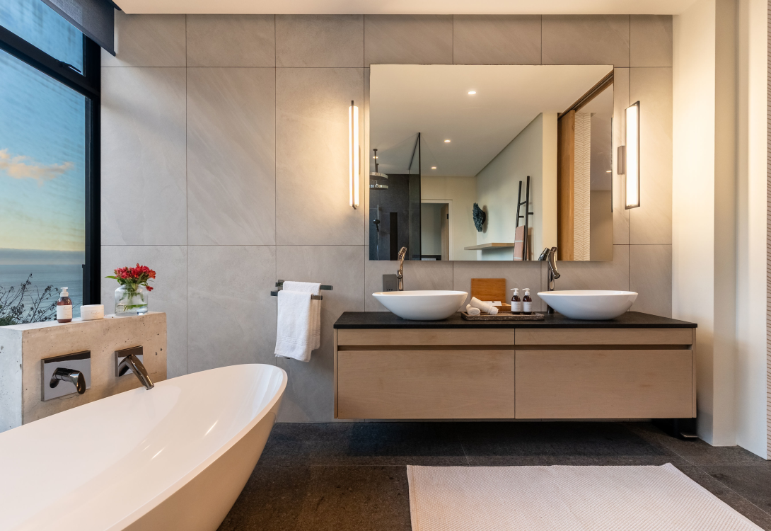 Hill-House-Heated-Infinity-Pool-Kids-Paradise-Llandudno-4-1090×750