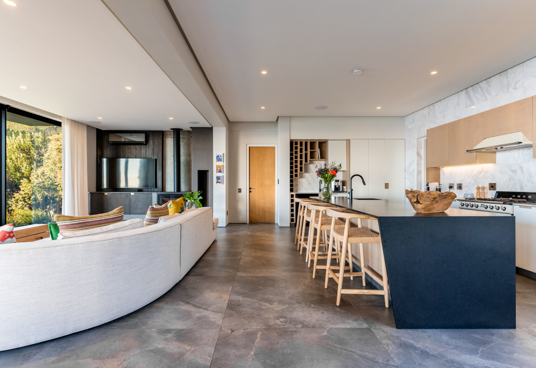 Hill-House-Heated-Infinity-Pool-Kids-Paradise-Llandudno-9-1090×750