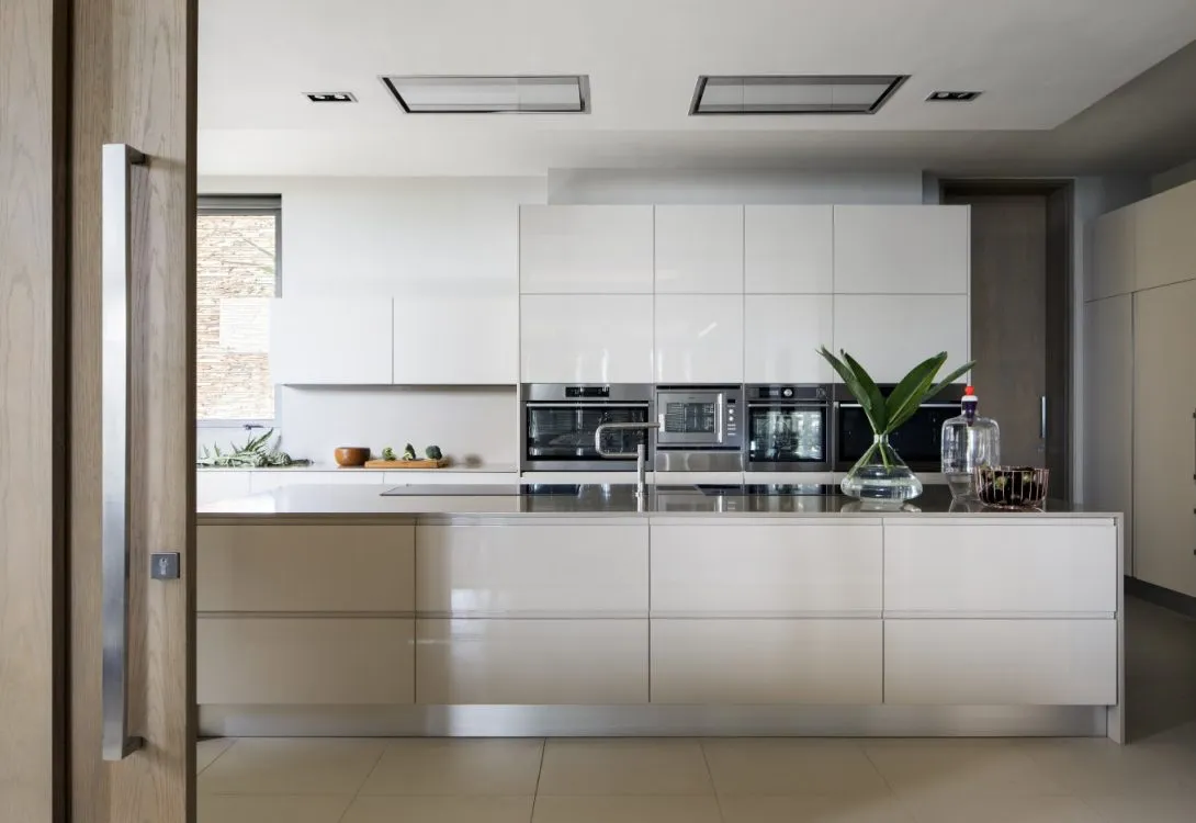 Kassel-Atlantic-Bantry-Bay-1-1090×750