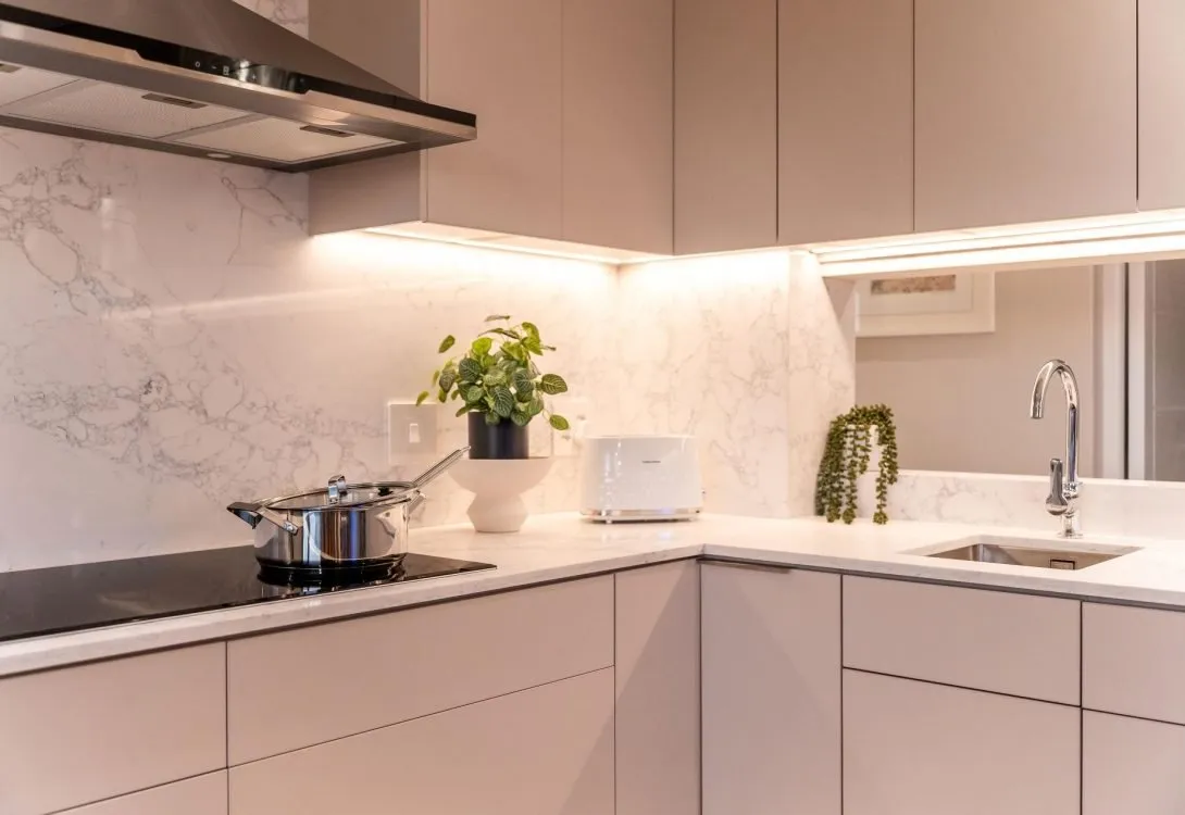 Lisburn-Uno-on-Clifton-Lux-Apt-with-ocean-views-0-1090×750