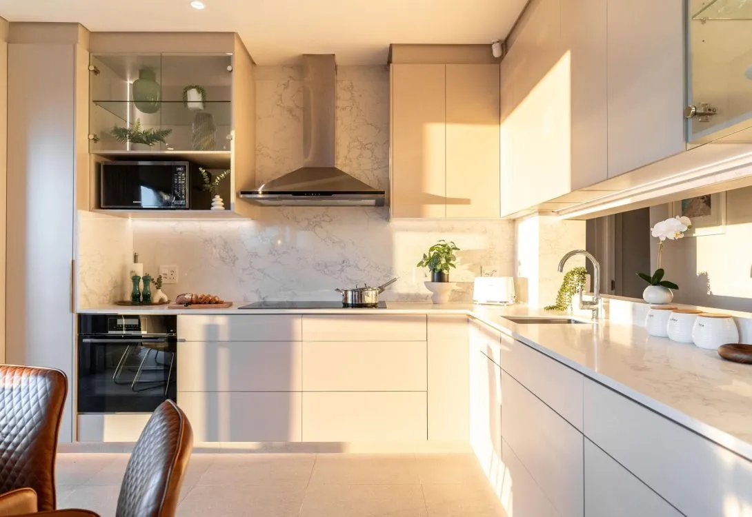 Lisburn-Uno-on-Clifton-Lux-Apt-with-ocean-views-12-1090×750