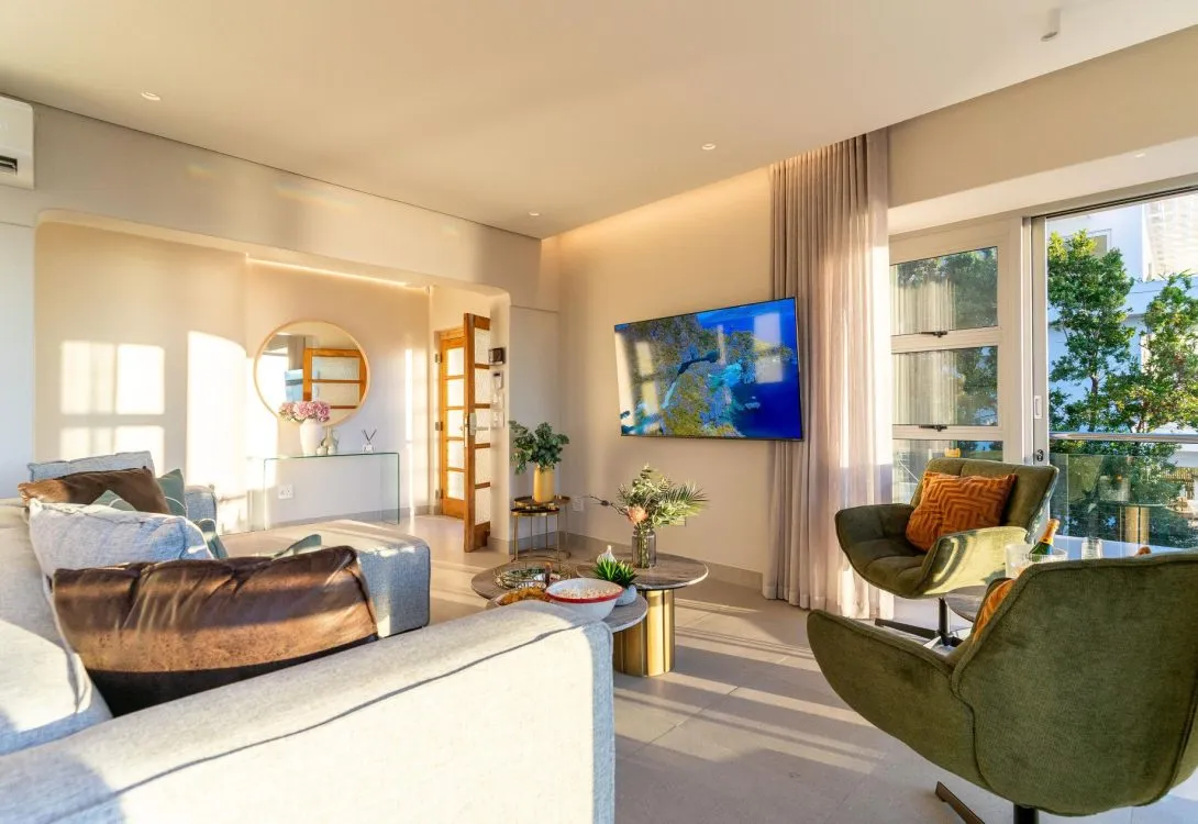 Lisburn-Uno-on-Clifton-Lux-Apt-with-ocean-views-32-1090×750