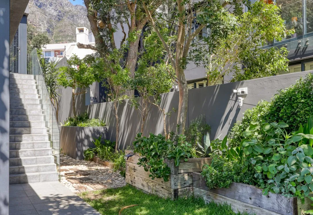 Little-Glen-Views-Camps-Bay-38-1090×750