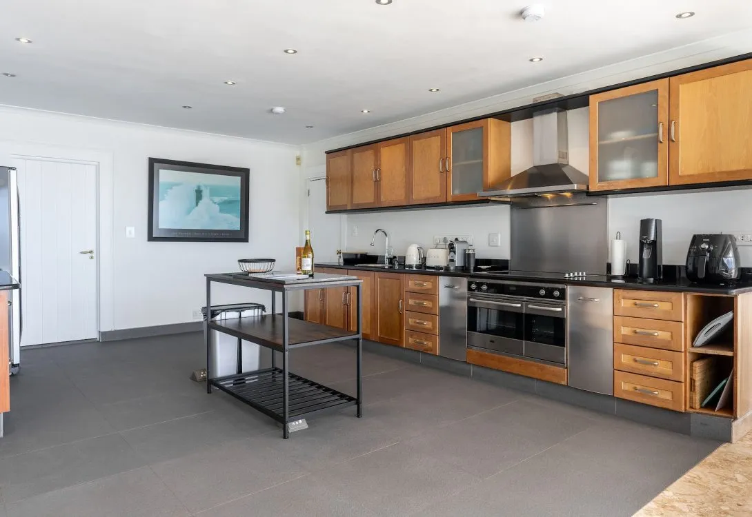 Llandudno-Oasis-11-Fishermans-Bend-Villa-20-1090×750