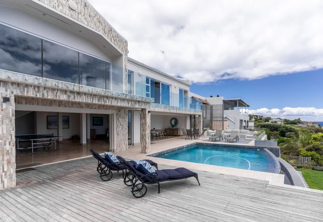 Llandudno-Oasis-11-Fishermans-Bend-Villa-32-1090×750