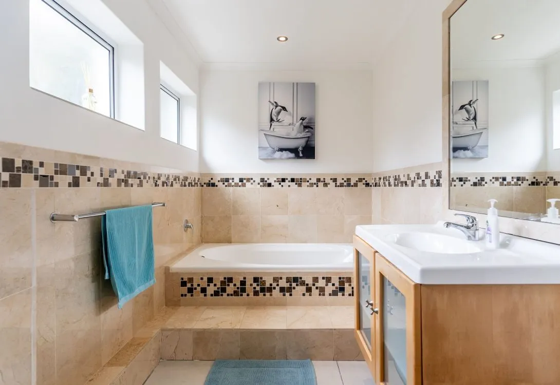 Llandudno-Oasis-11-Fishermans-Bend-Villa-5-1090×750