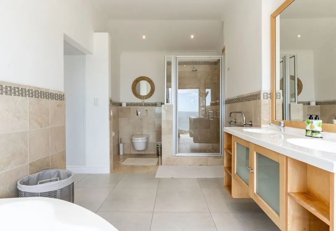 Llandudno-Oasis-11-Fishermans-Bend-Villa-6-1090×750