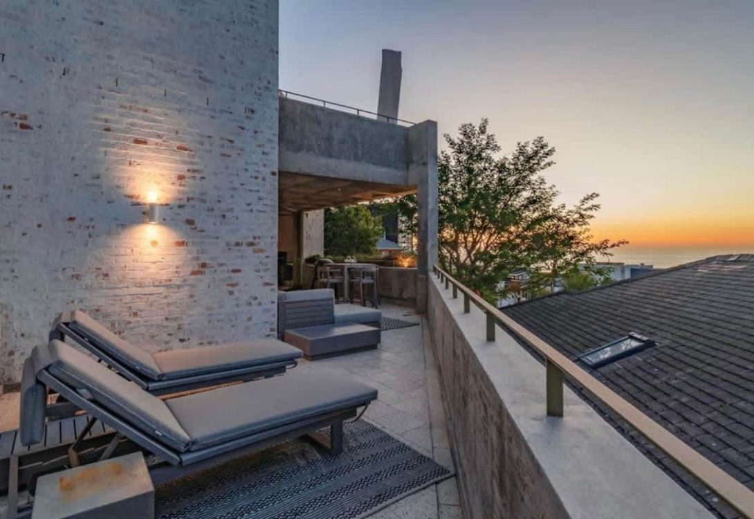 Luna-Azul-Loft-Sea-Point-Ilkley-Ultra-Lux-Apt-Pool-Views-15-1090×750