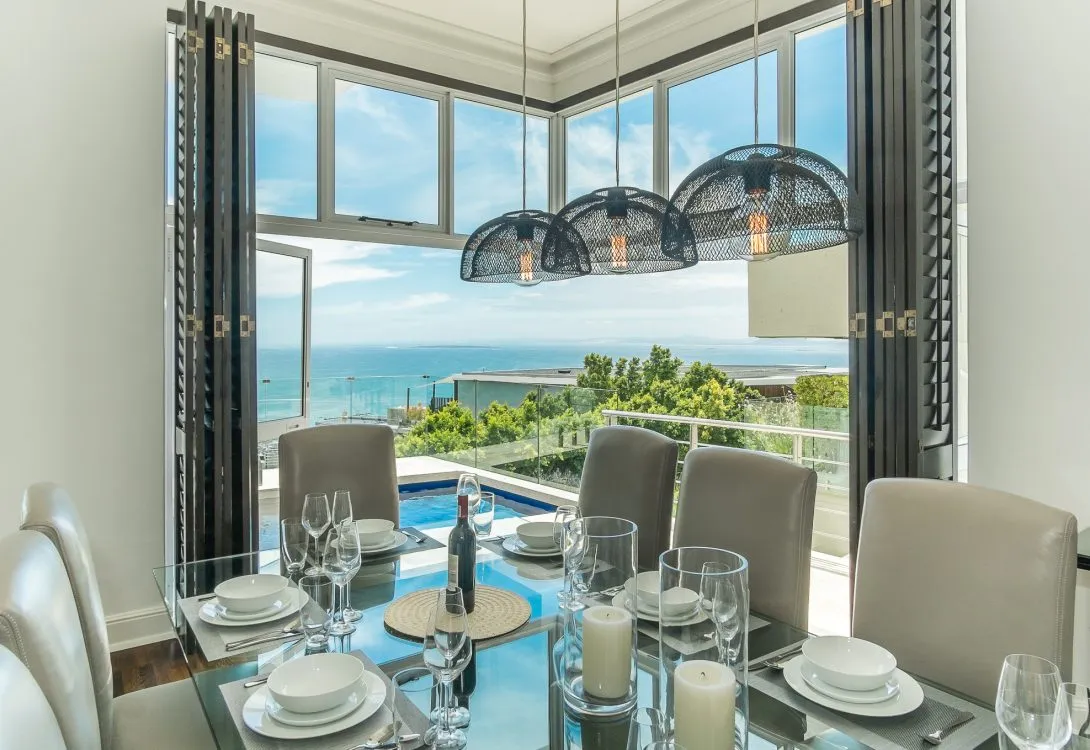 Ocean-View-Elegance-Majestic-villa-in-Bantry-Bay-33-1090×750