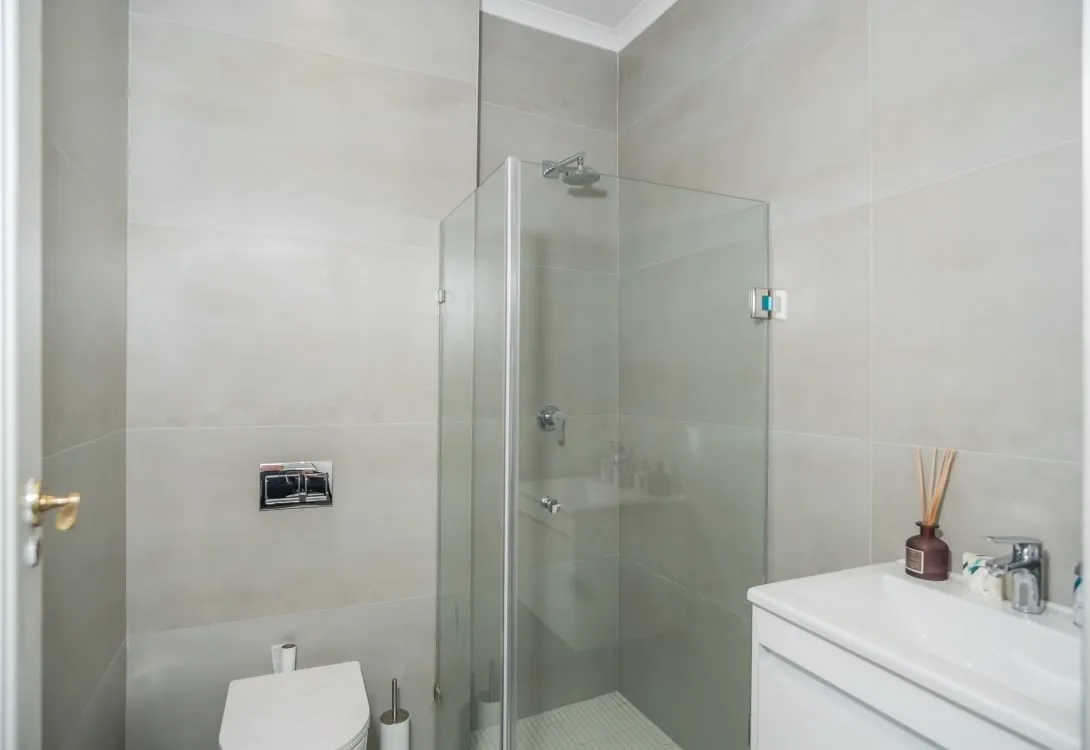 Ocean-View-Elegance-Majestic-villa-in-Bantry-Bay-5-1090×750