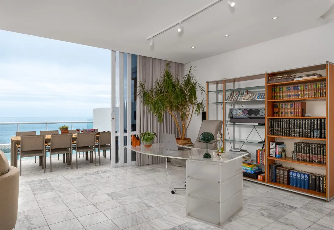 Private-Clifton-Escape-Pool-Jacuzzi-Butler-27-1090×750