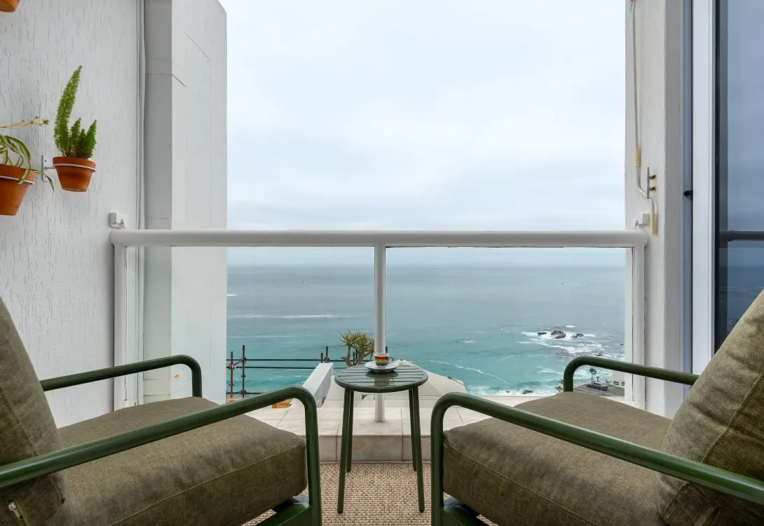 Private-Clifton-Escape-Pool-Jacuzzi-Butler-28-1090×750