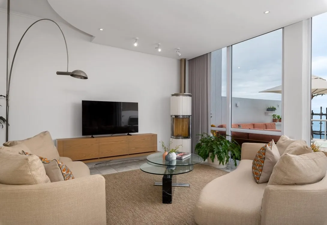 Private-Clifton-Escape-Pool-Jacuzzi-Butler-34-1090×750