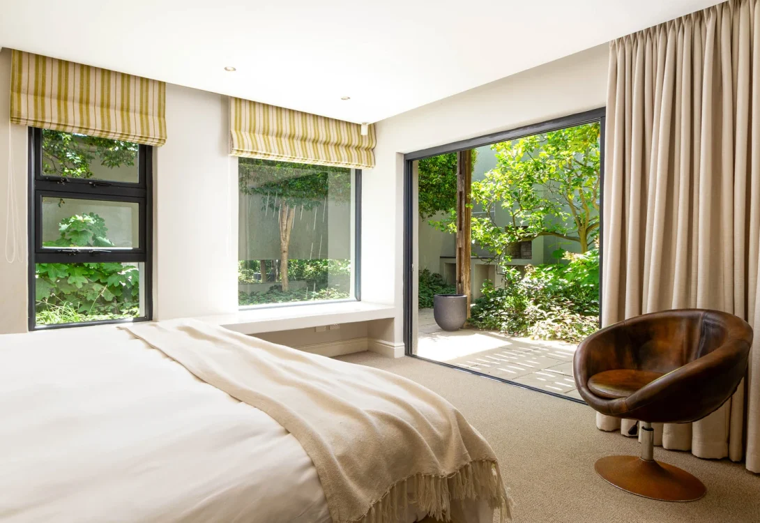 Sandstone-Clifton-Villa-Rental-21-1090×750