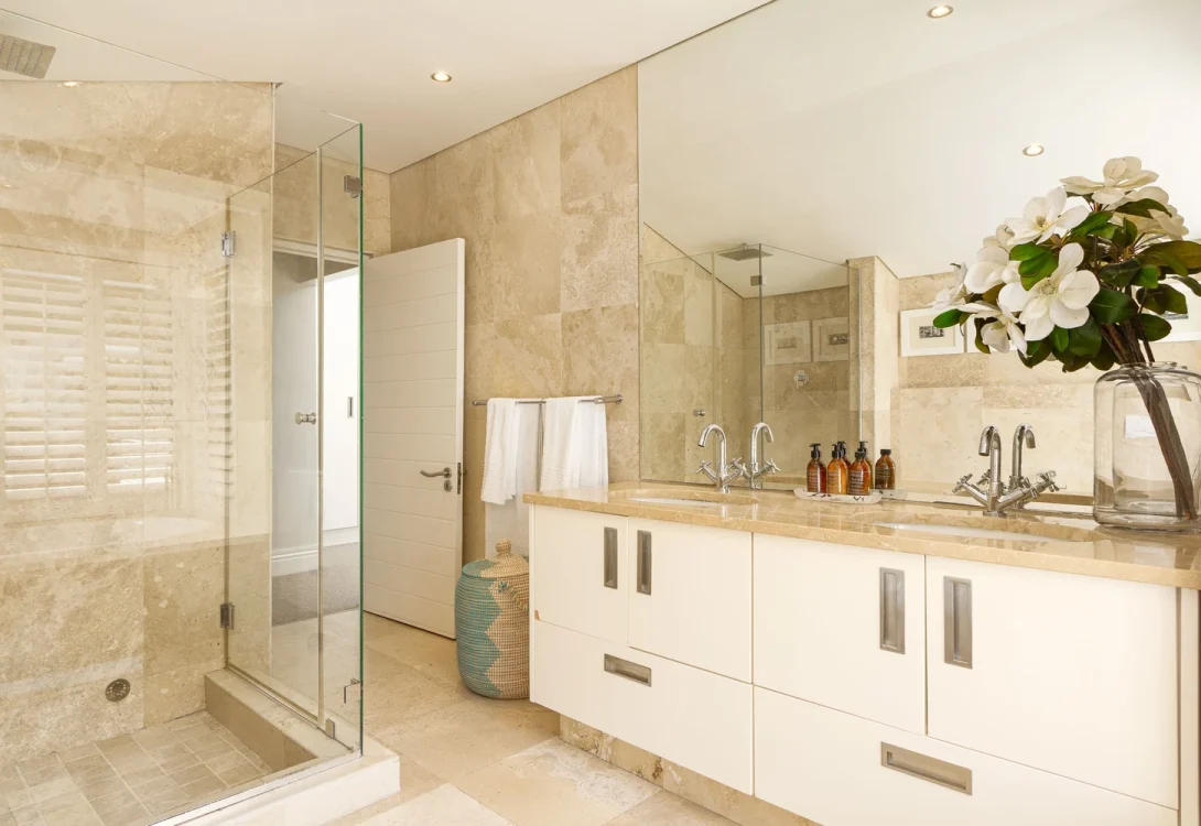 Sandstone-Clifton-Villa-Rental-9-1090×750