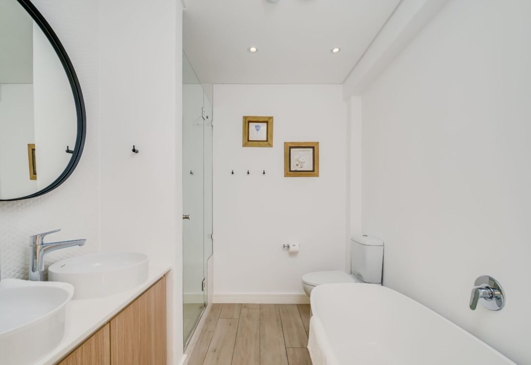 Sundowner-Views-Sea-Point-Apartment-1-1090×750