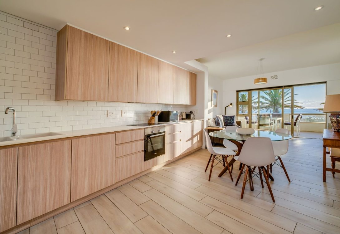 Sundowner-Views-Sea-Point-Apartment-16-1090×750