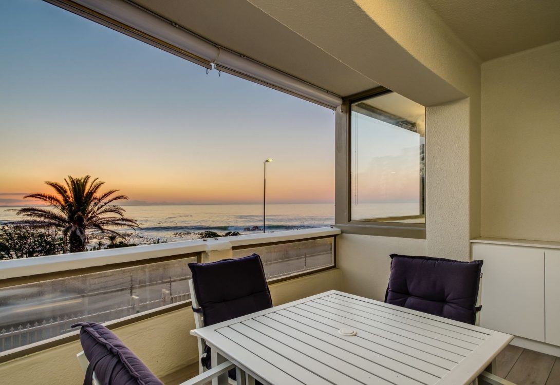 Sundowner-Views-Sea-Point-Apartment-19-1090×750